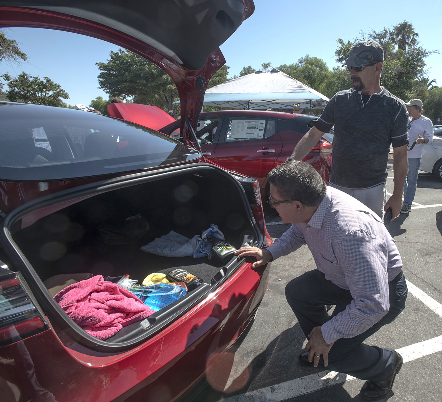 09082018 electric car show1.jpg